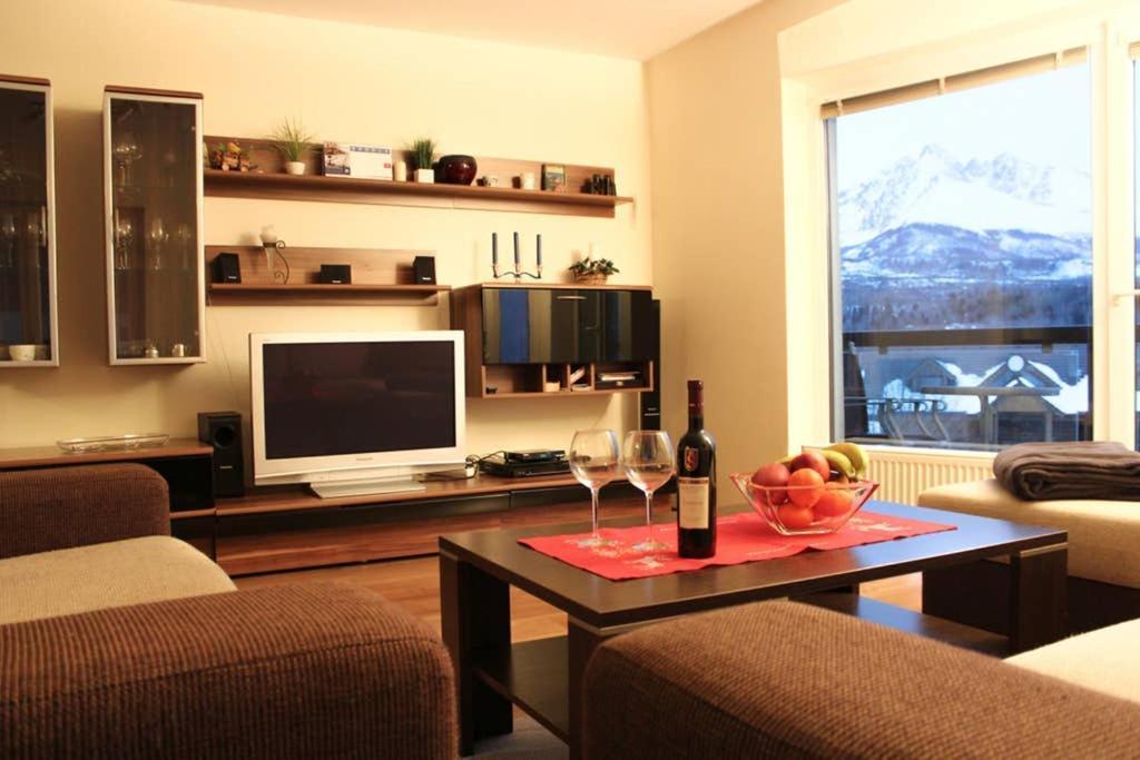 High Tatras Apartment With An Amazing View โนวาเลสนา ภายนอก รูปภาพ